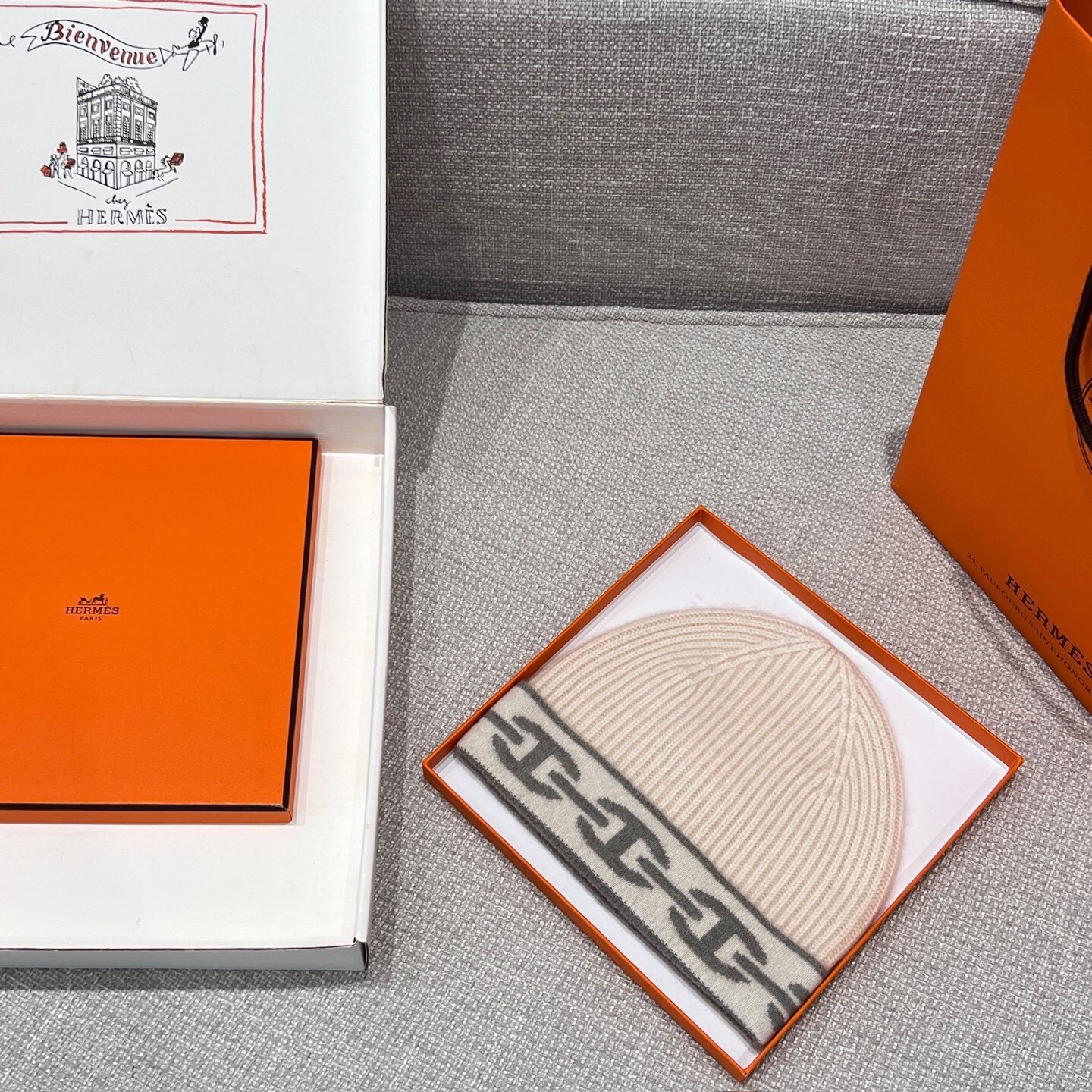Hermes beanie beige