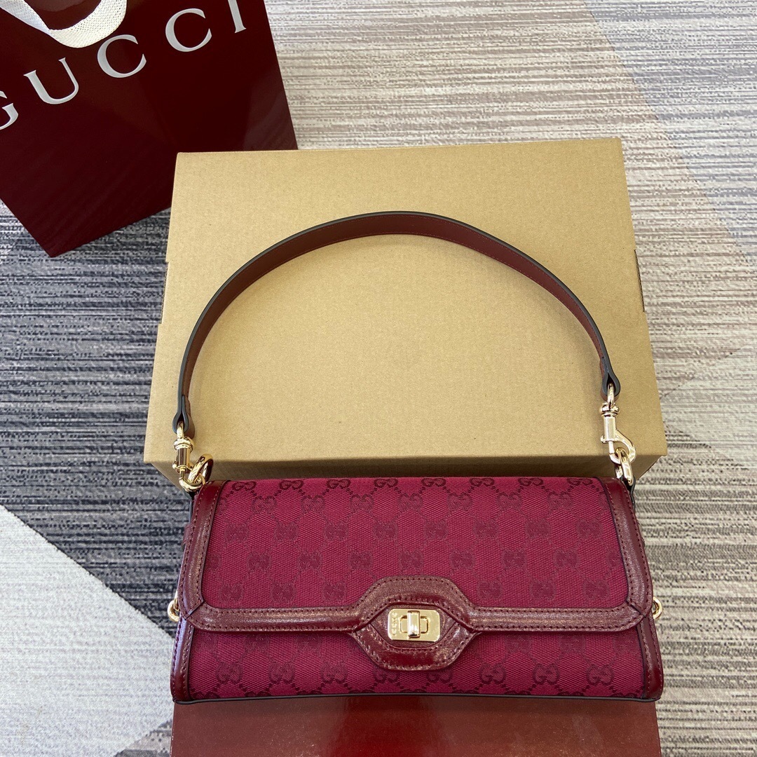 Gucci Small Luce Shoulder Bag in red