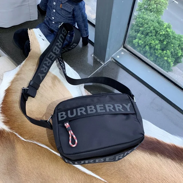 Burberry crossbody shoulder bag