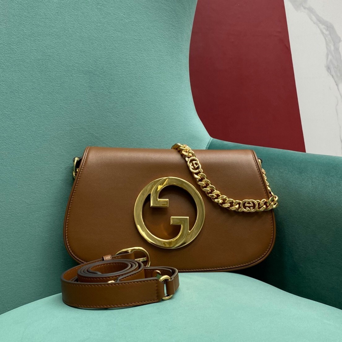 Gucci Interlocking G Blondie shoulder bag.