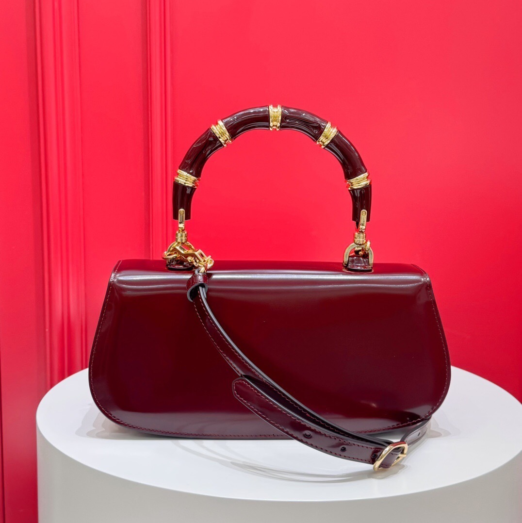 Gucci Bamboo Diva medium bag