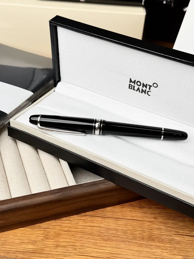 Montblanc Meisterstuck series 145 fountain pen/163 ballpoint pen in gold and silver