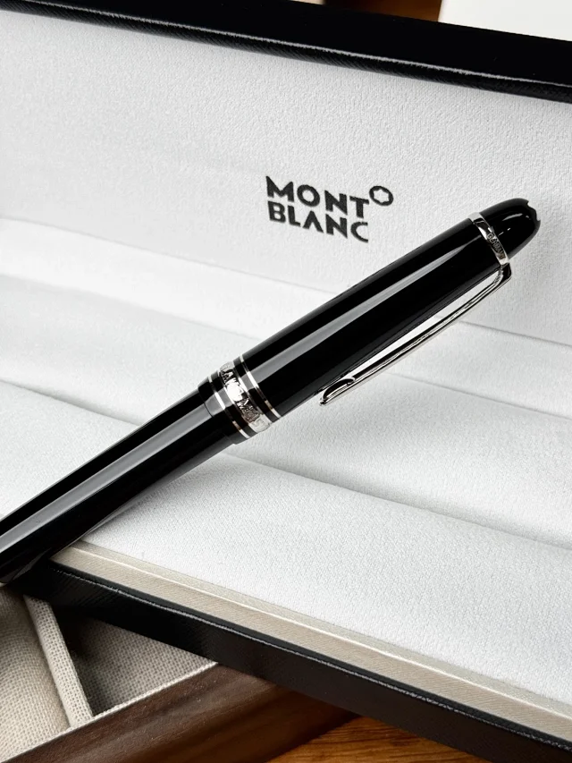 Montblanc Meisterstuck series 145 fountain pen/163 ballpoint pen in gold and silver