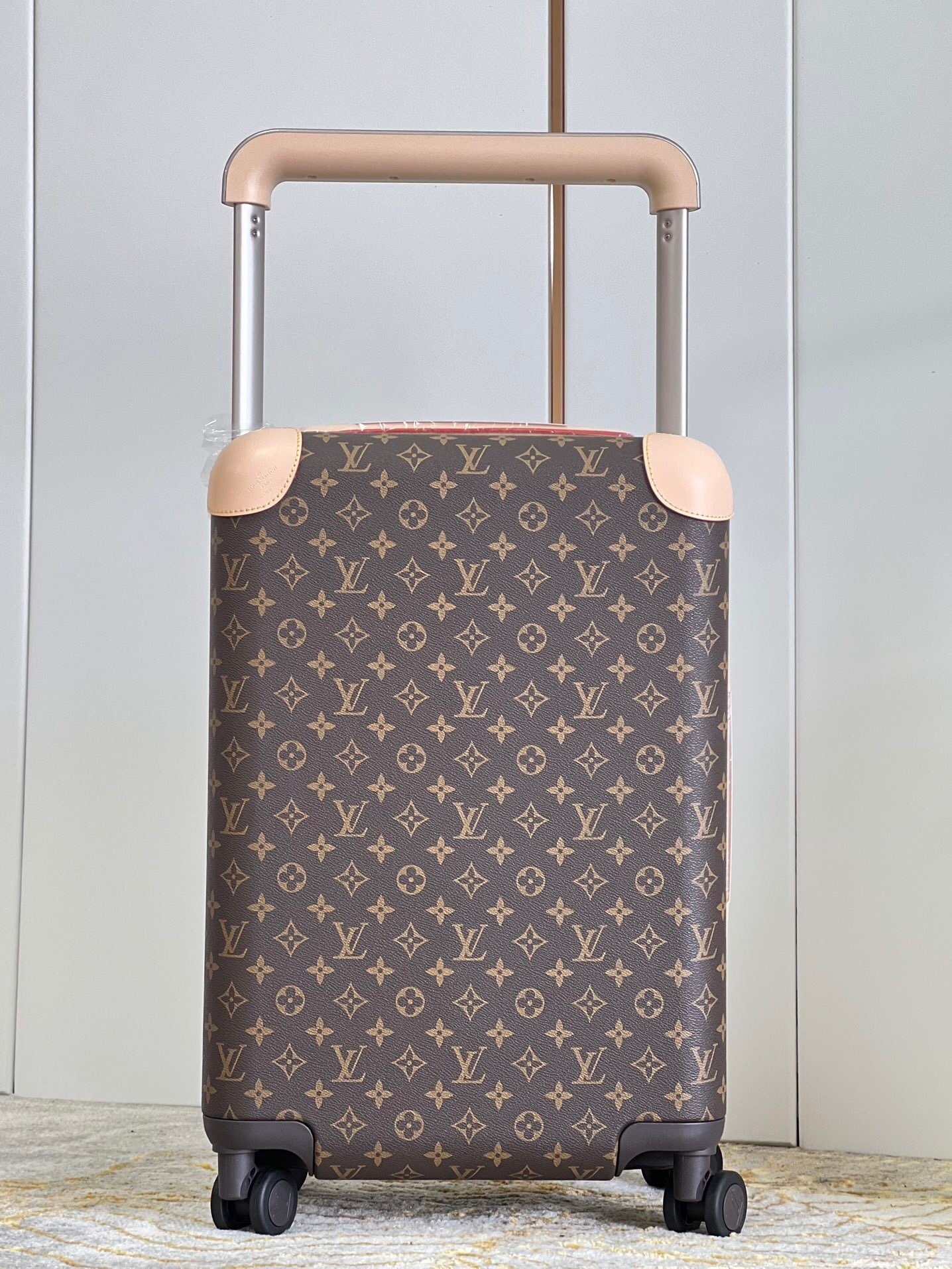 LV Horizon 55 Monogram suitcase