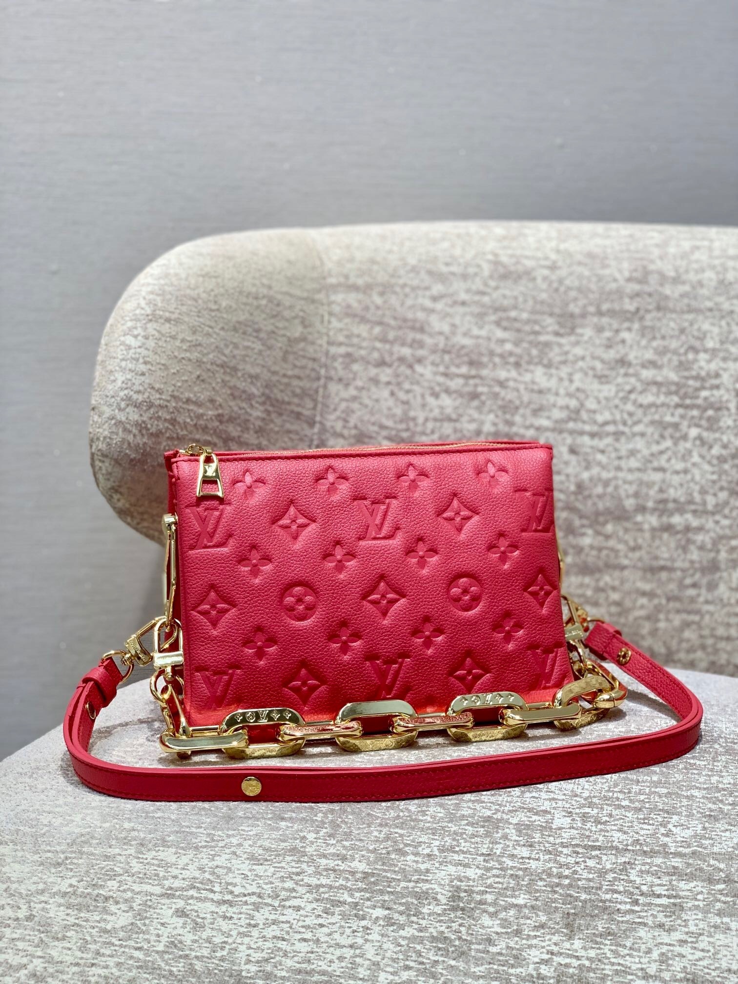 LV Coussin BB H32 - Handbag