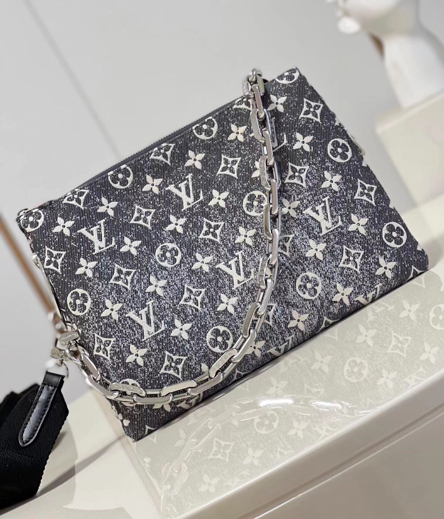 LV Gaston Wearable Wallet