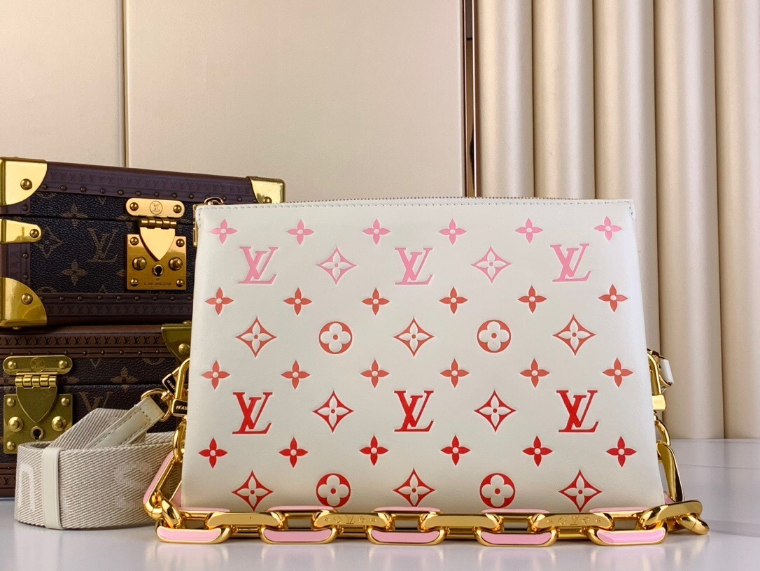 LV M25110 Coussin PM H32 - Handbag