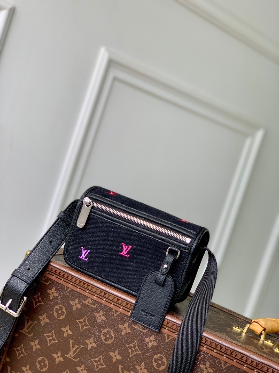 LV Bosphore Wearable Wallet black