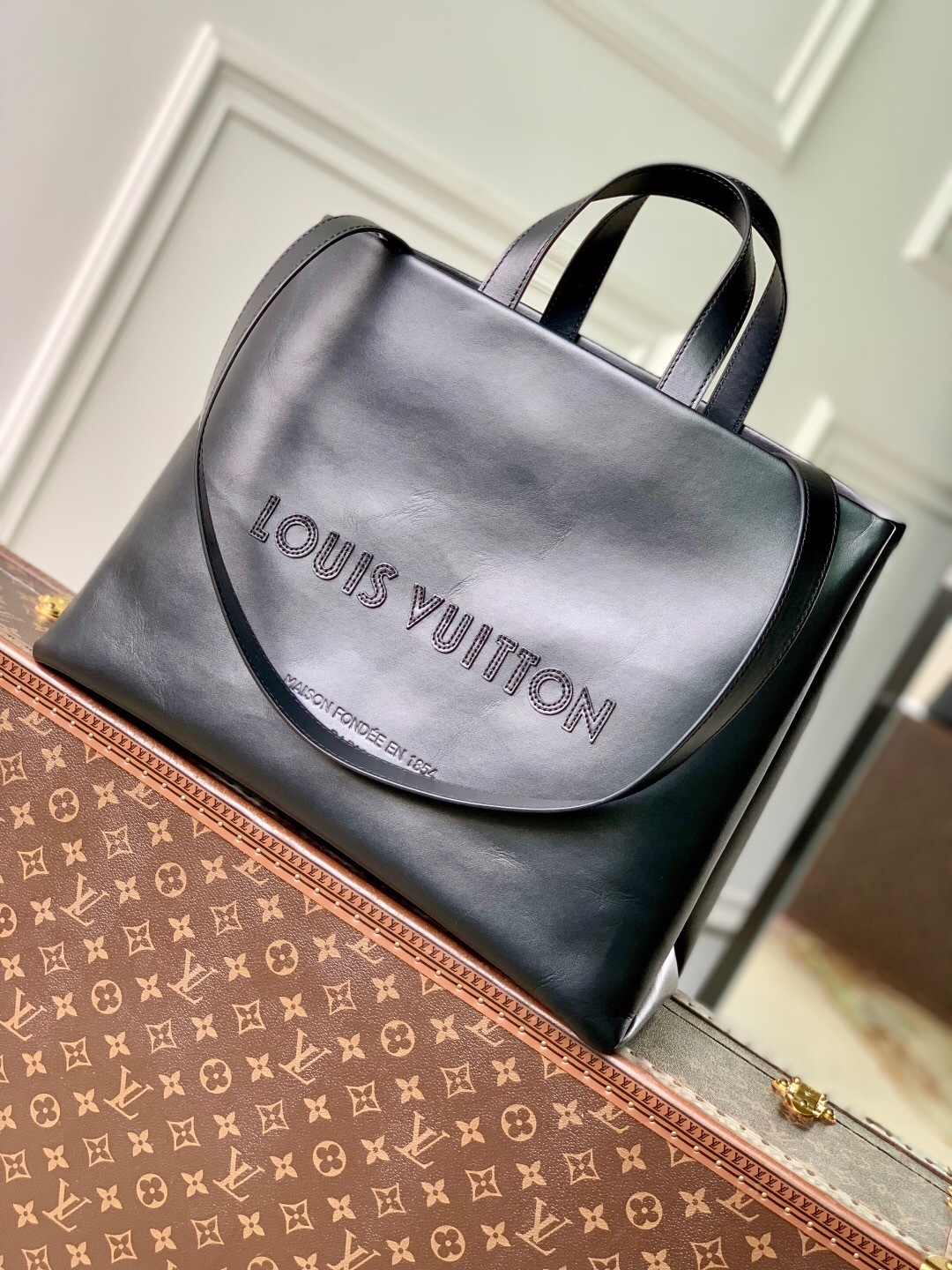 LV Shopper Tote MM Handbag black