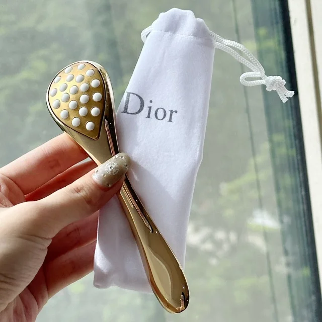 Dior's new Prestige Modeling Duo Petal Massager