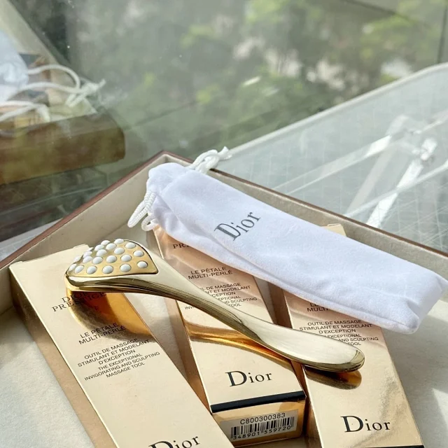 Dior's new Prestige Modeling Duo Petal Massager