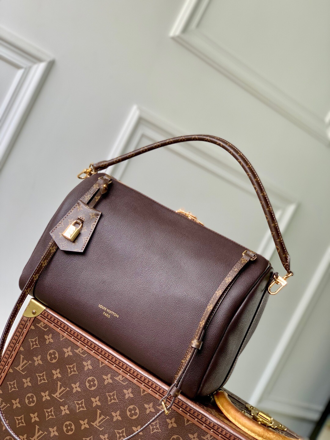 LV Express MM handbag