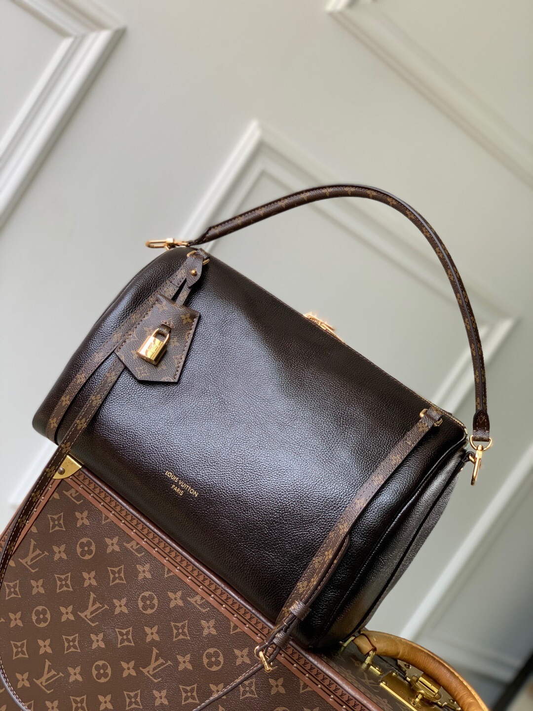 LV Express MM H27 handbag