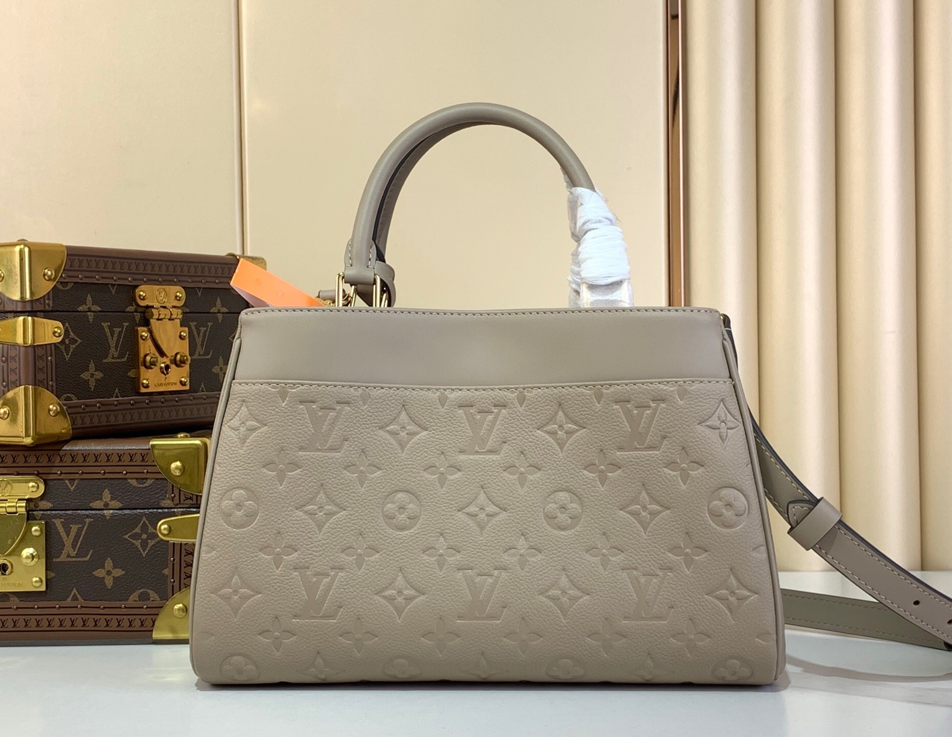 LV Avenue MM Monogram Empreinte Leather - Handbag