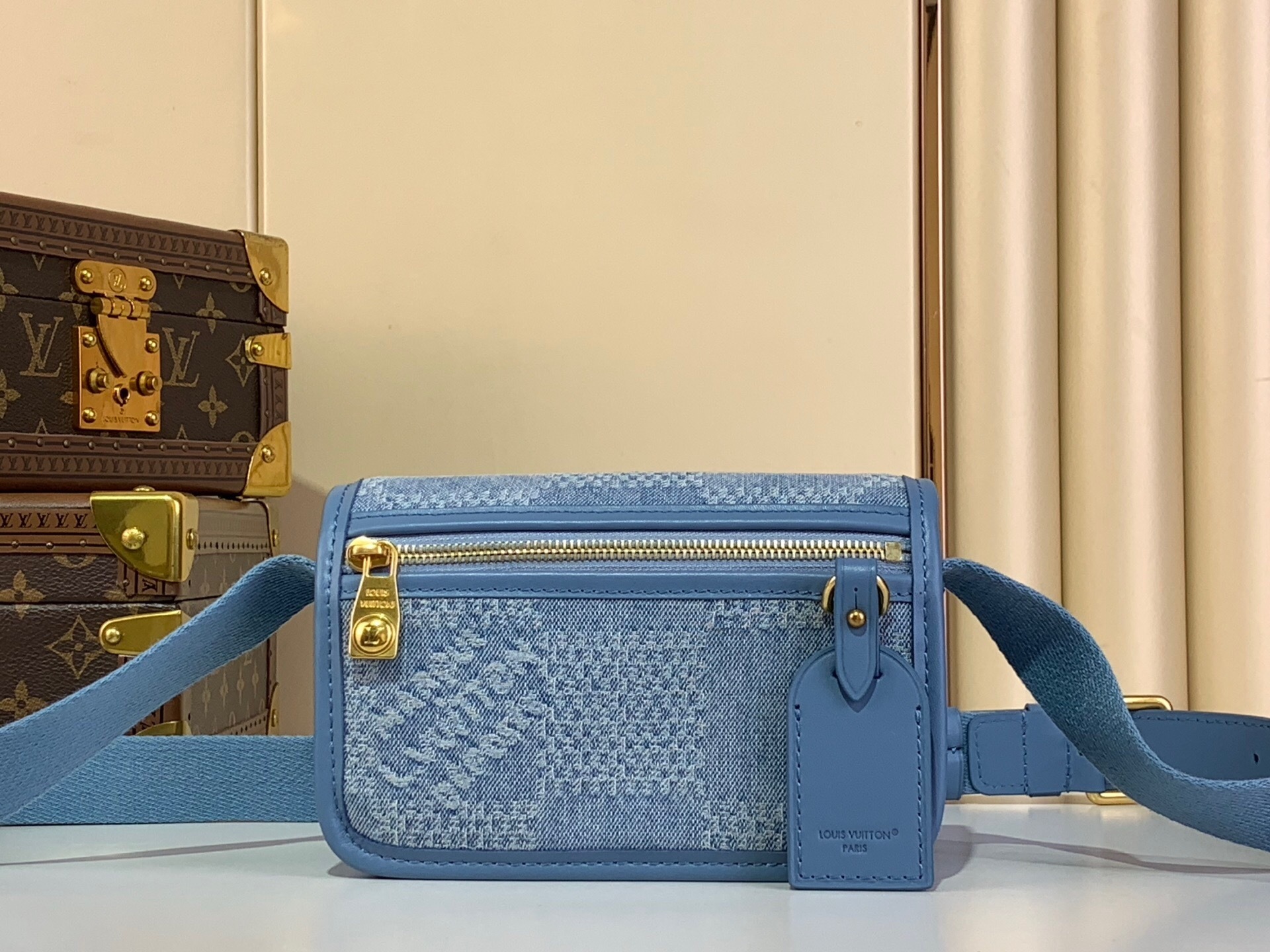 LV Bosphore Wearable Wallet in Damier Denim 3D