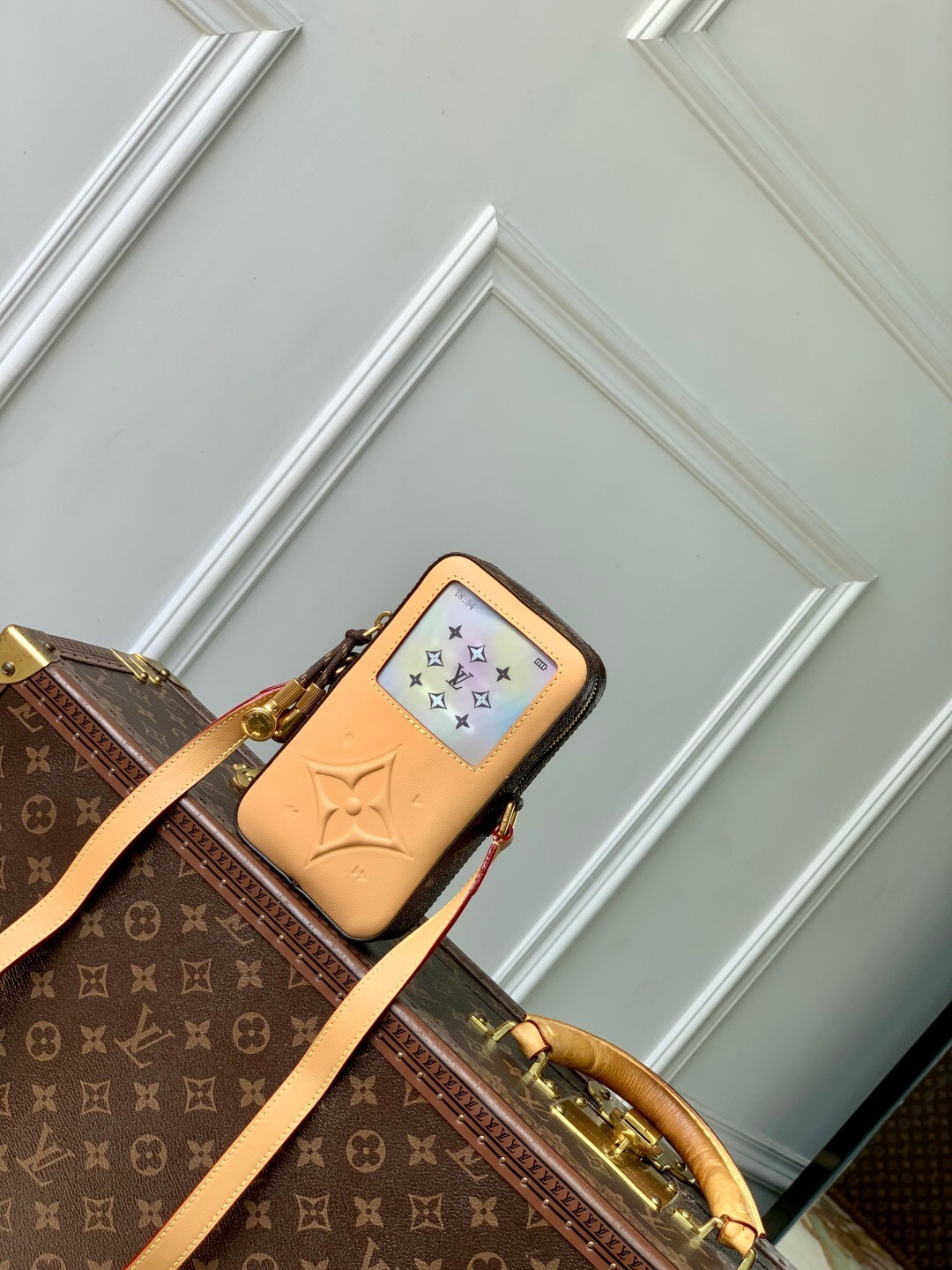 LV Music Player Wearable Wallet