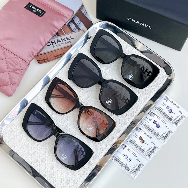 Chanel Sunglasses model CH5422