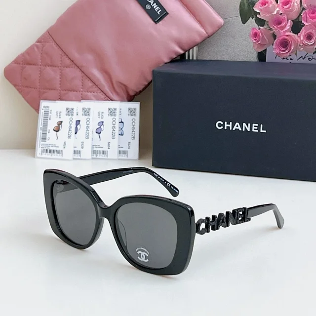 Chanel Sunglasses model CH5422
