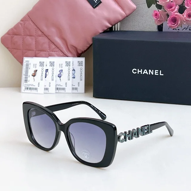 Chanel Sunglasses model CH5422