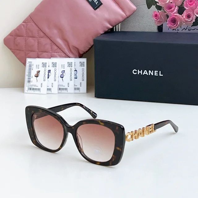 Chanel Sunglasses model CH5422