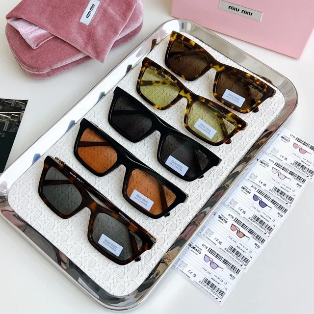 Miu Miu sunglasses MODEL:MUA05S, SIZE:55 mouth 19-140