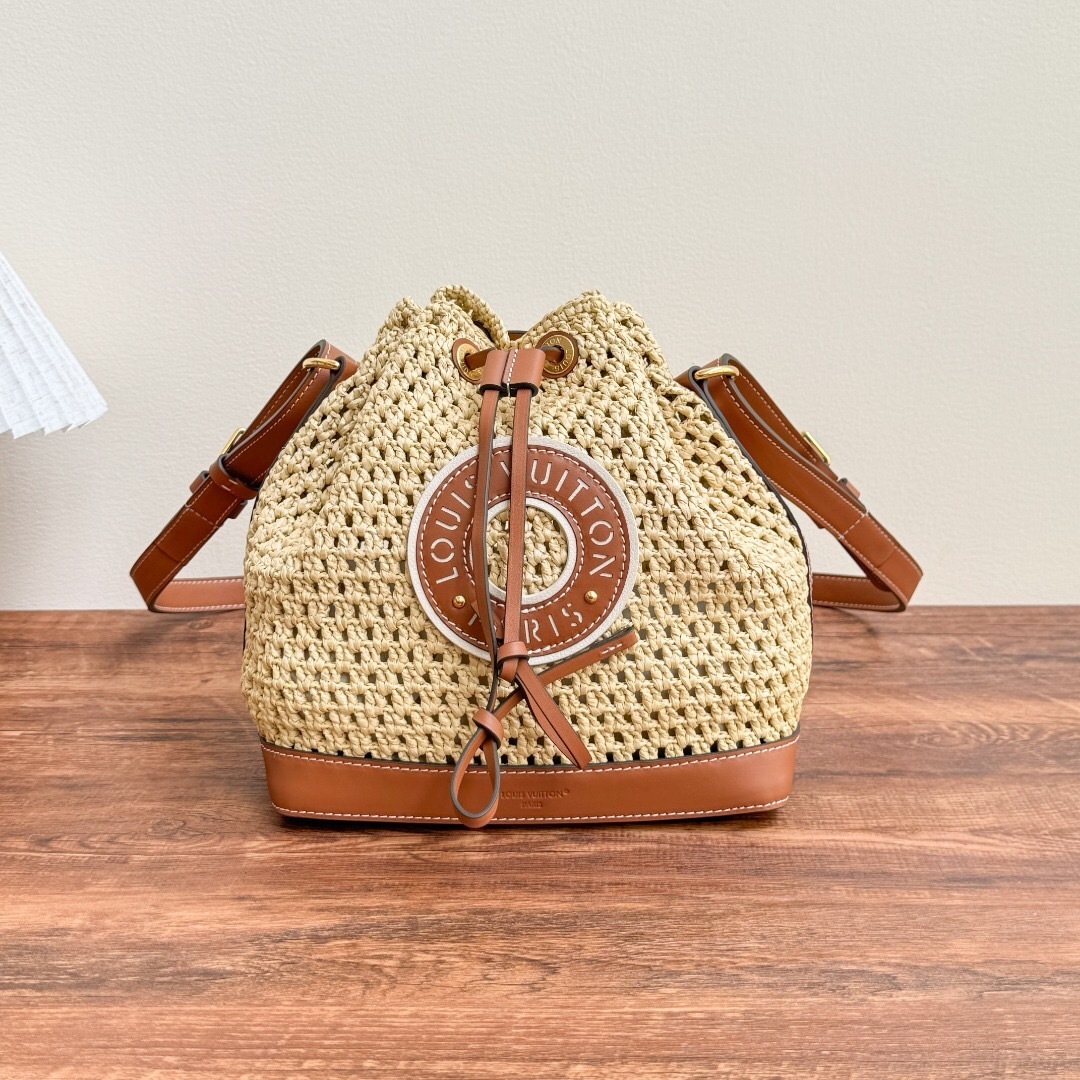 LV Noé BB bucket bag