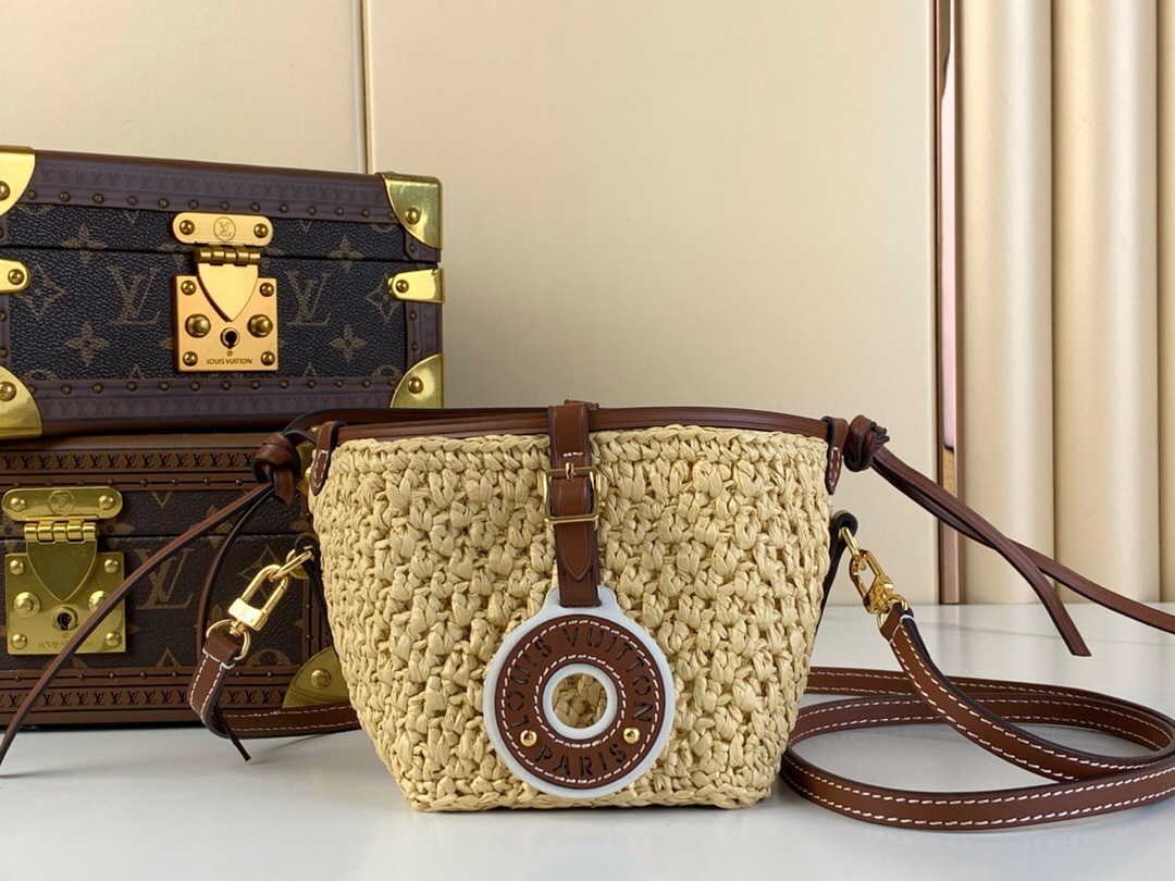 LV Noe Perth shoulder bag