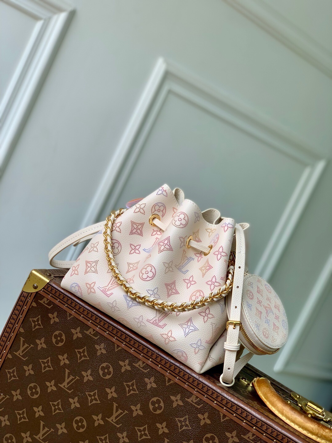 LV Bella Mahina bucket Handbag