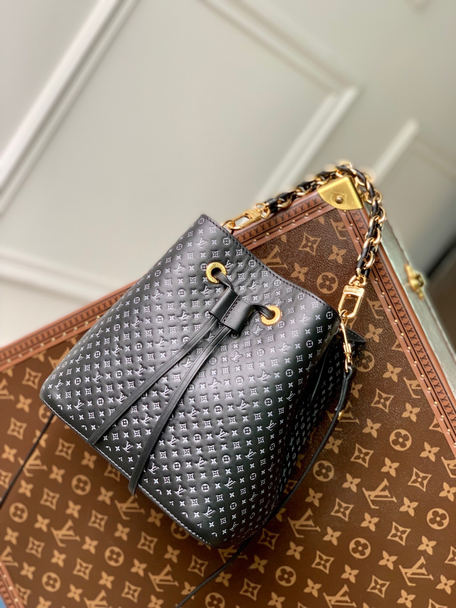LV Neonoe BB bucket bag