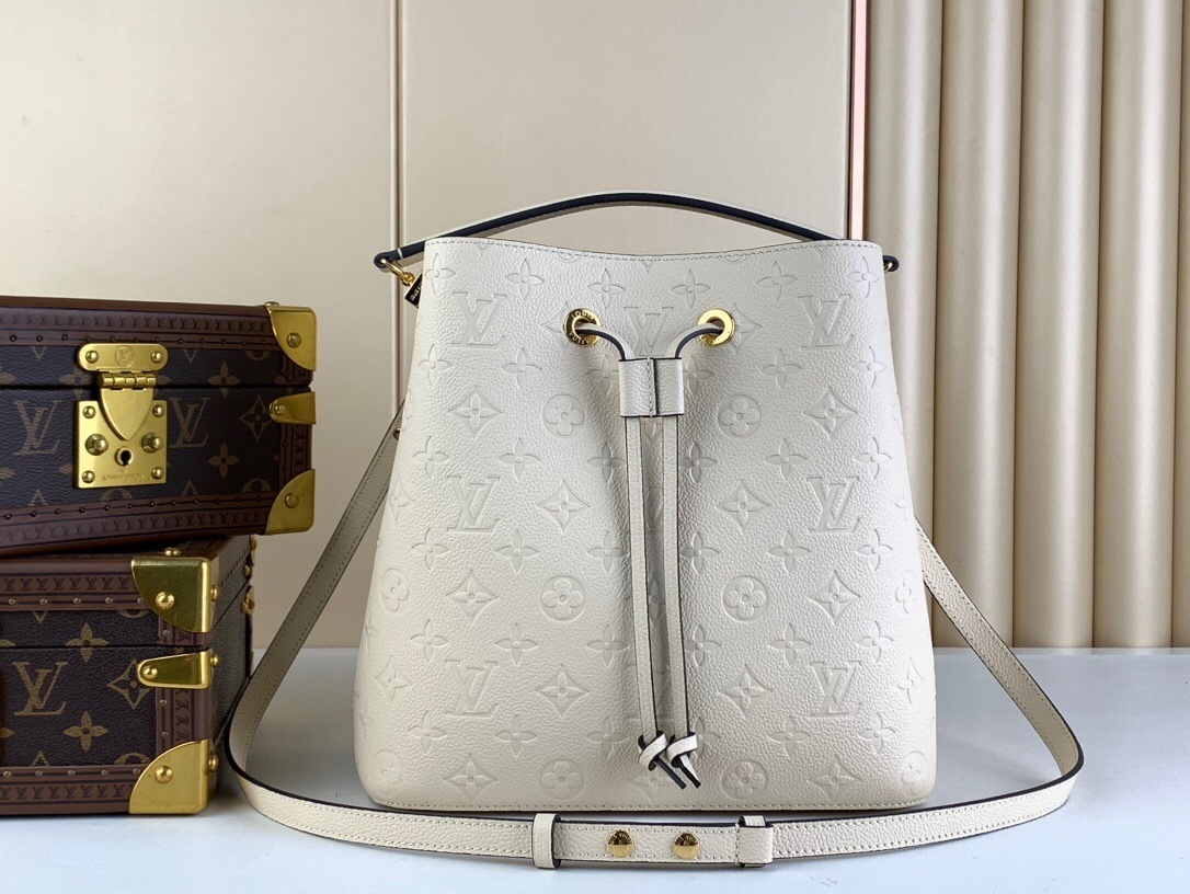 LV NéoNoé MM bucket bag in Monogram Empreinte leather