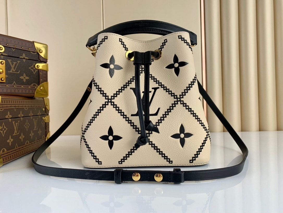 LV  NeoNoe MM bucket bag