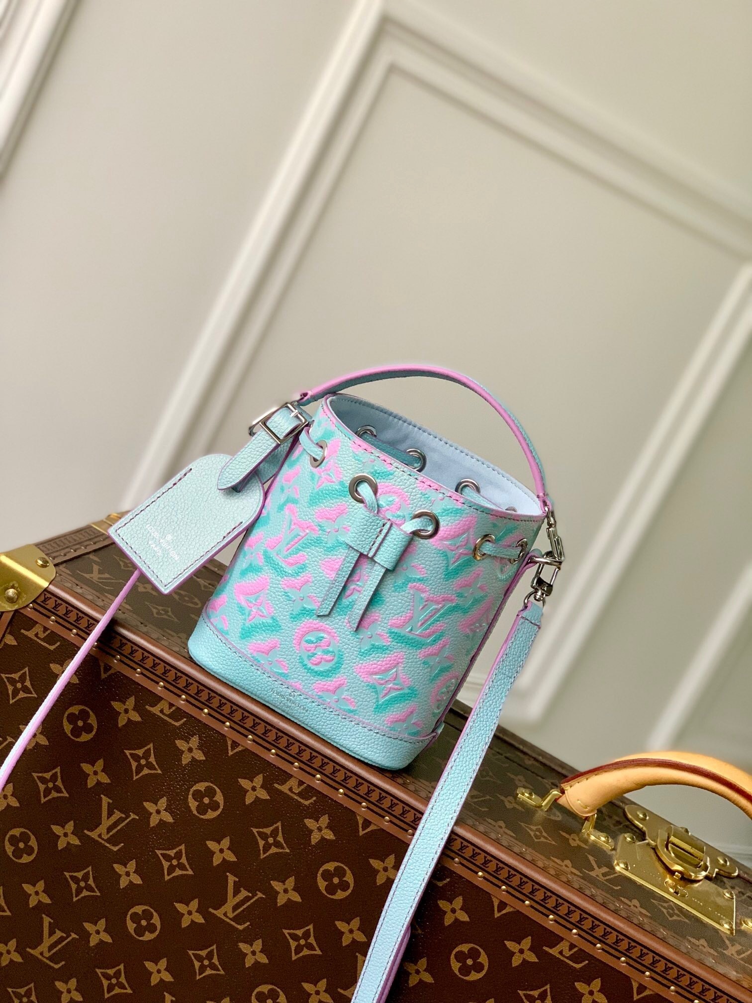 LV Nano Noé bucket bag colorway.