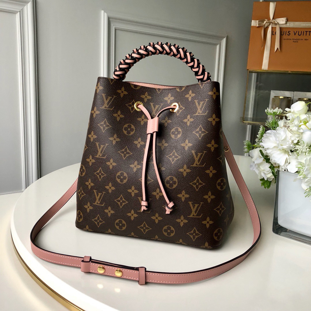 LV NéoNoé bucket bag in Monogram canvas