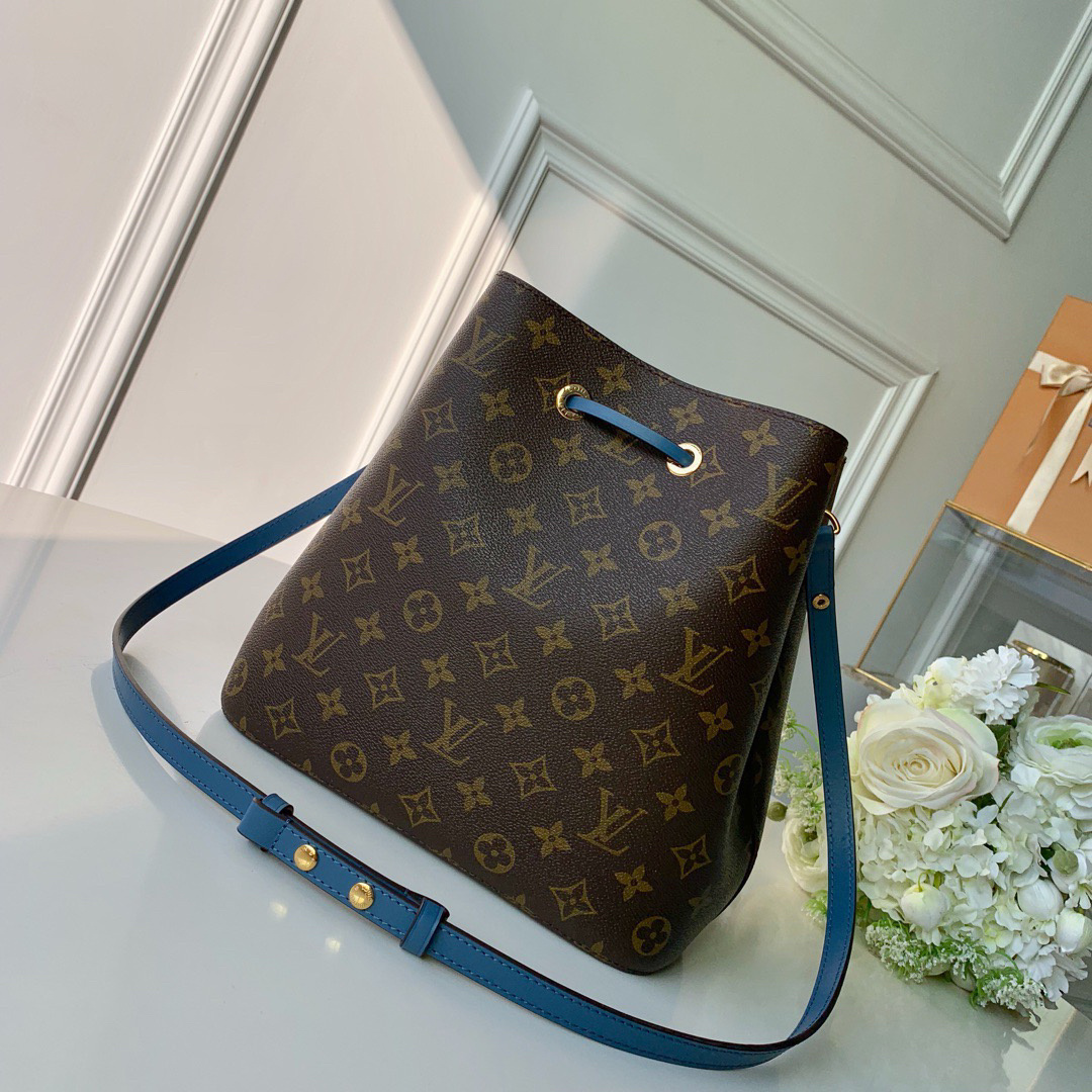 LV NeoNoe bucket bag in Monogram canvas with blue leather trim