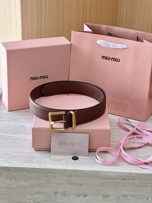 Miu Miu top layer of cowhide leather of the fashionable belt