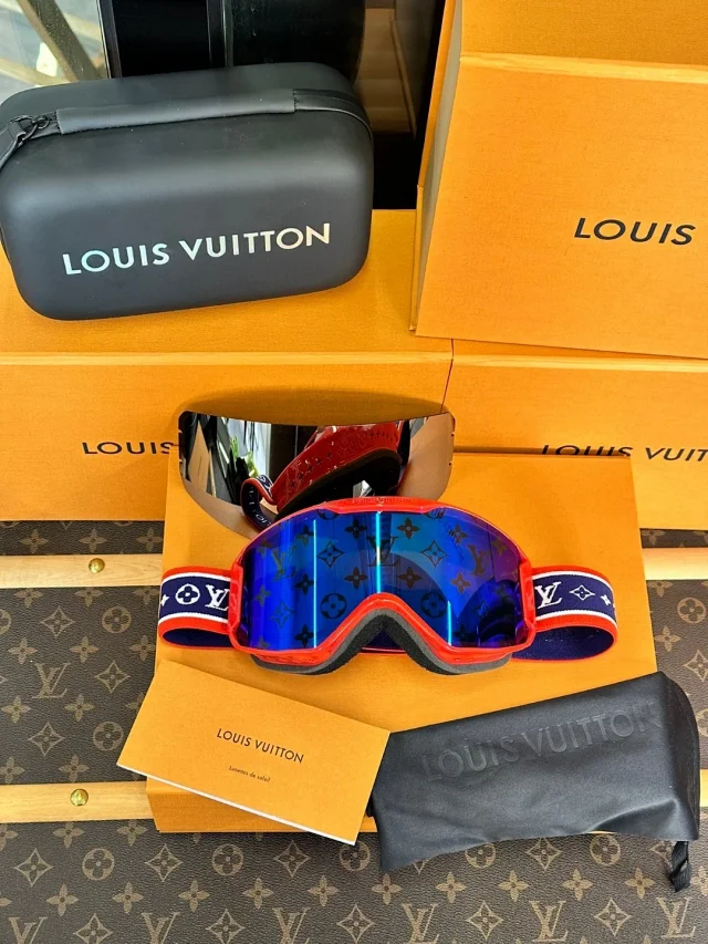 LV ski goggles