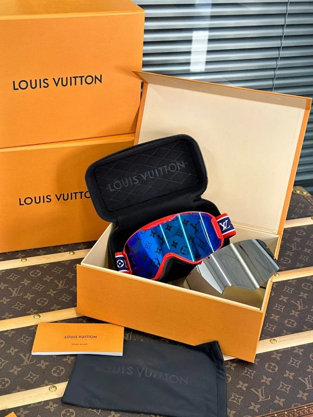 LV ski goggles