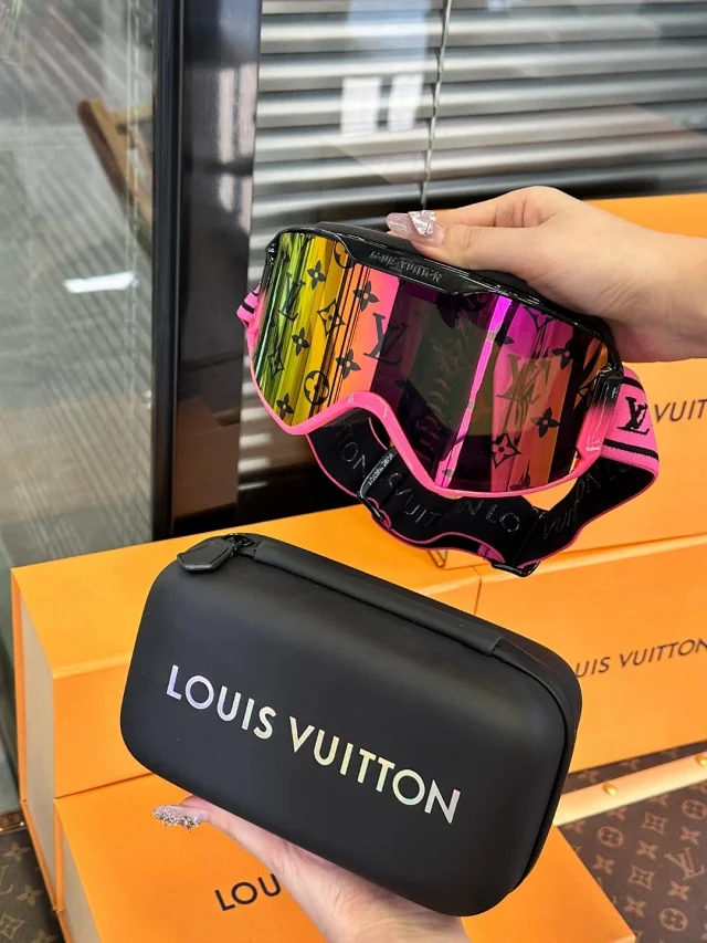 LV ski goggles