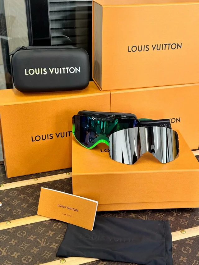 LV ski goggles