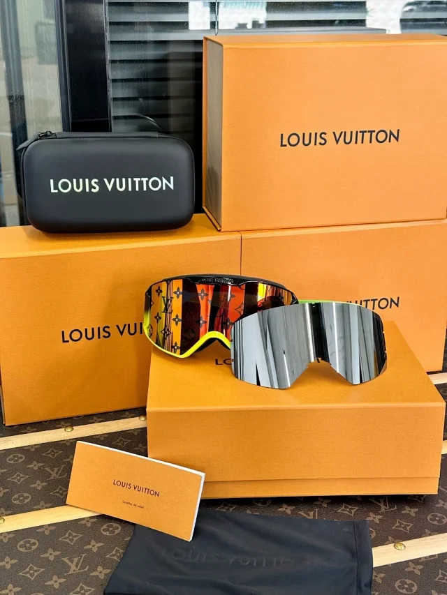 LV ski goggles