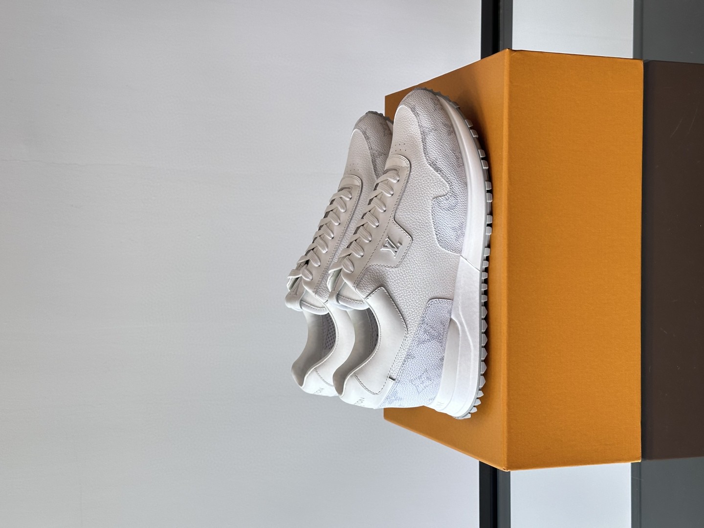 LV 1ADG5U Run Away Sneaker