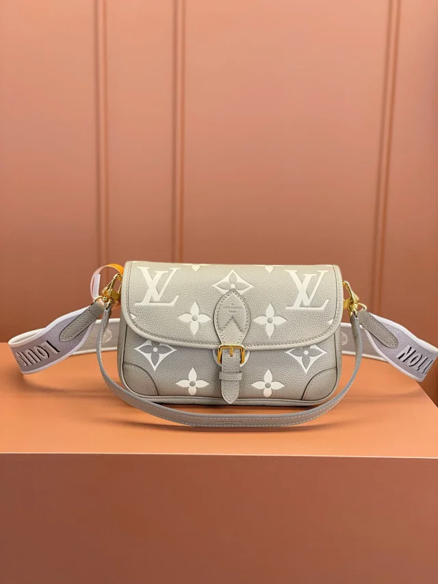 NANO DIANE handbag Model: M46583 monogram