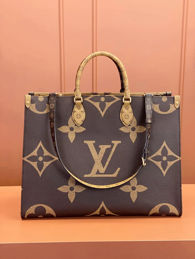 ONTHEGO VOYAGE handbag Model: M46823 Size: 43x33x18.5CM