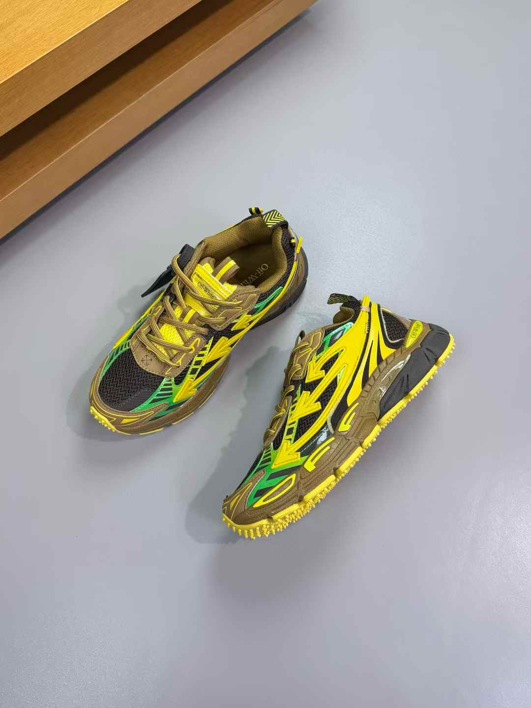 Off White Be Right Back sneakers in a brown and yellow colorway
