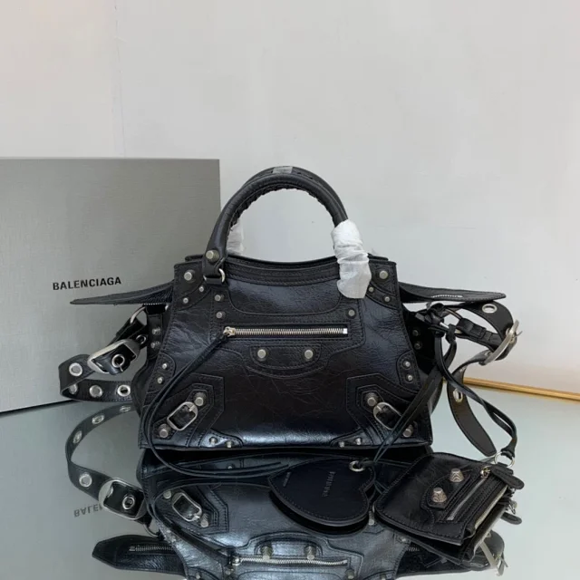Balenciaga  XS Le Cagole City bag