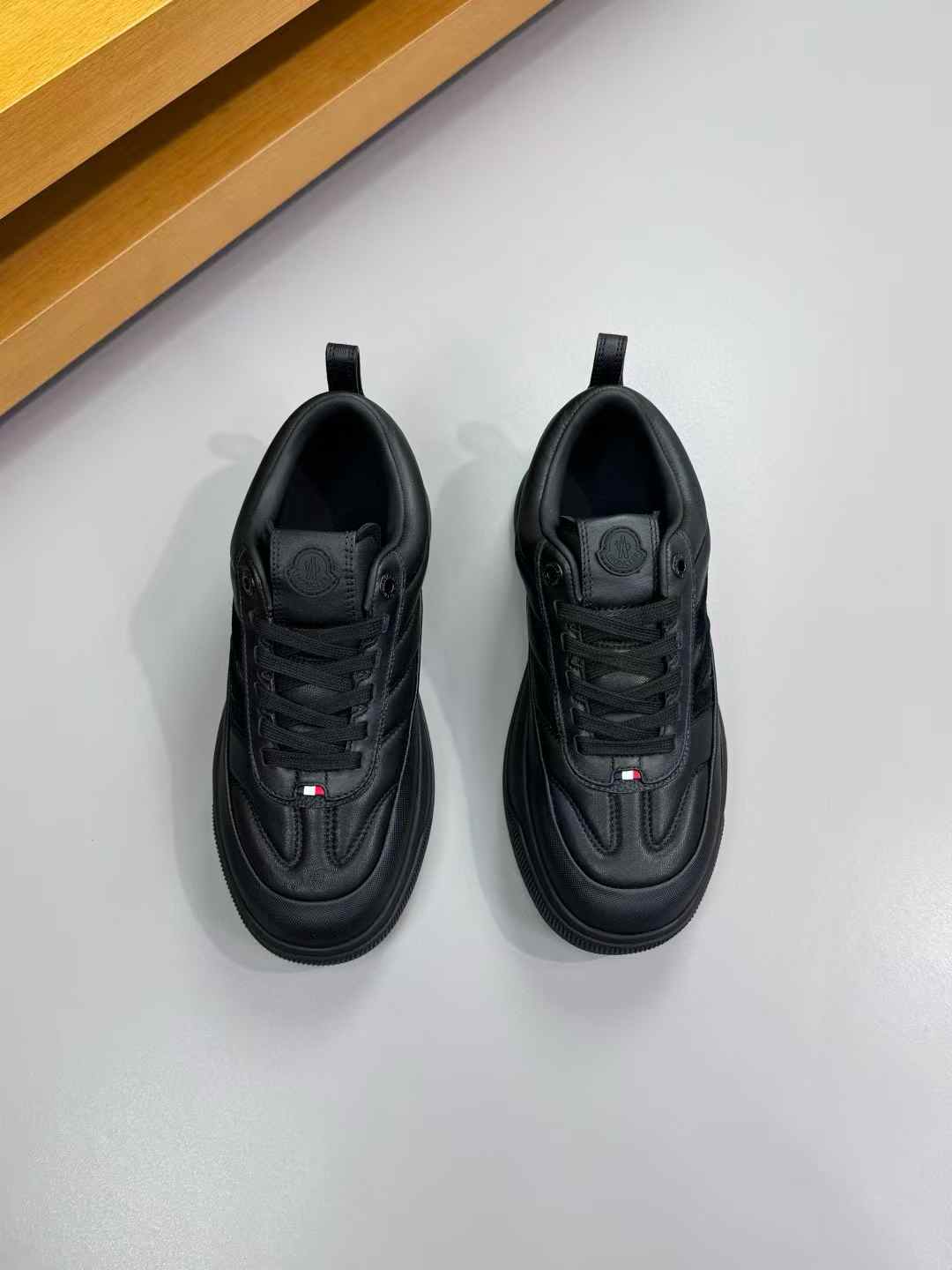 Moncler Seastar black running shoes