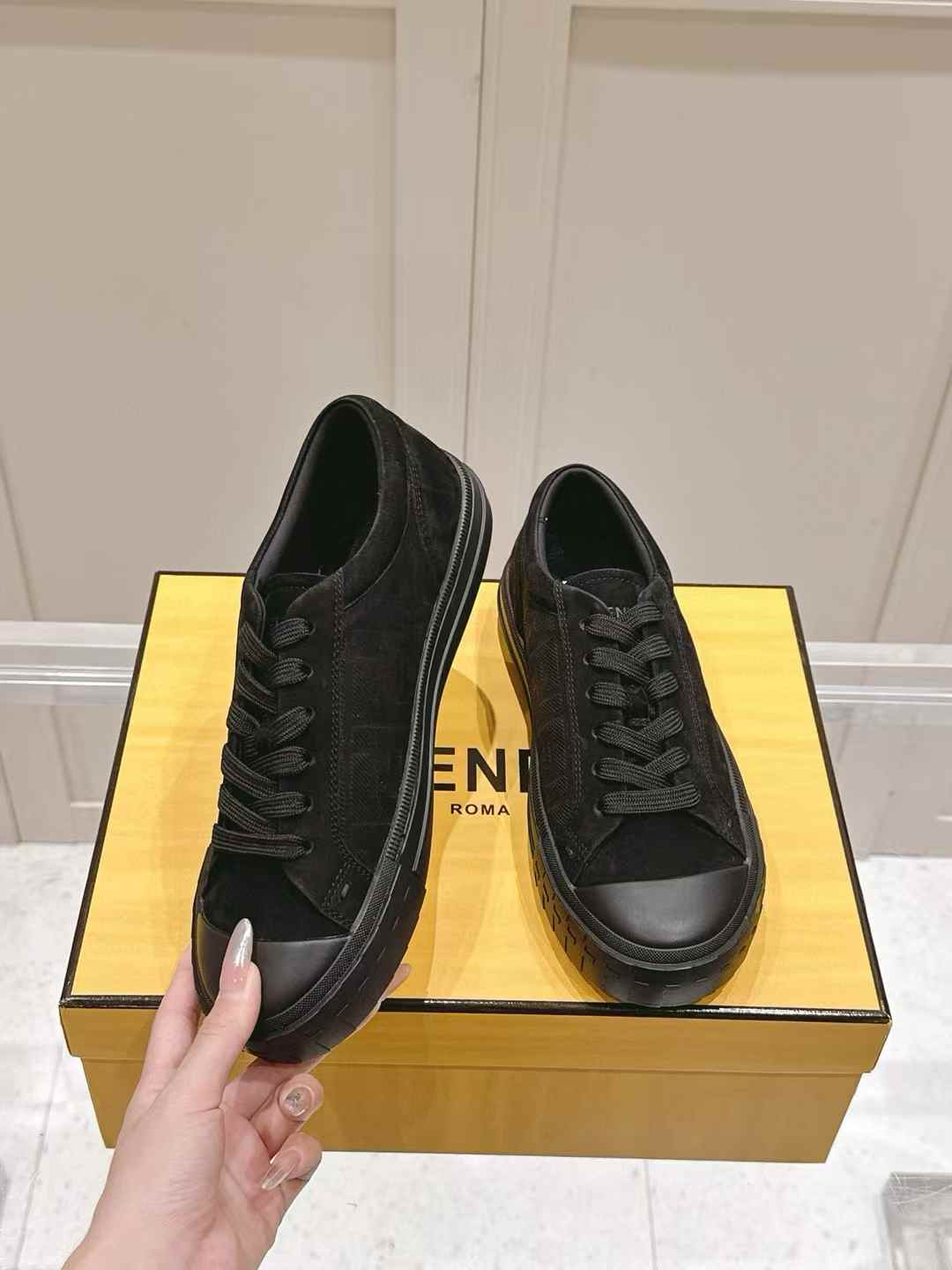 Fendi Black Casual low top Sneaker