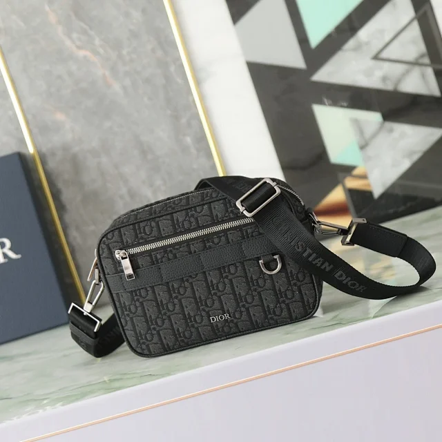 Dior Safari messenge men's bag