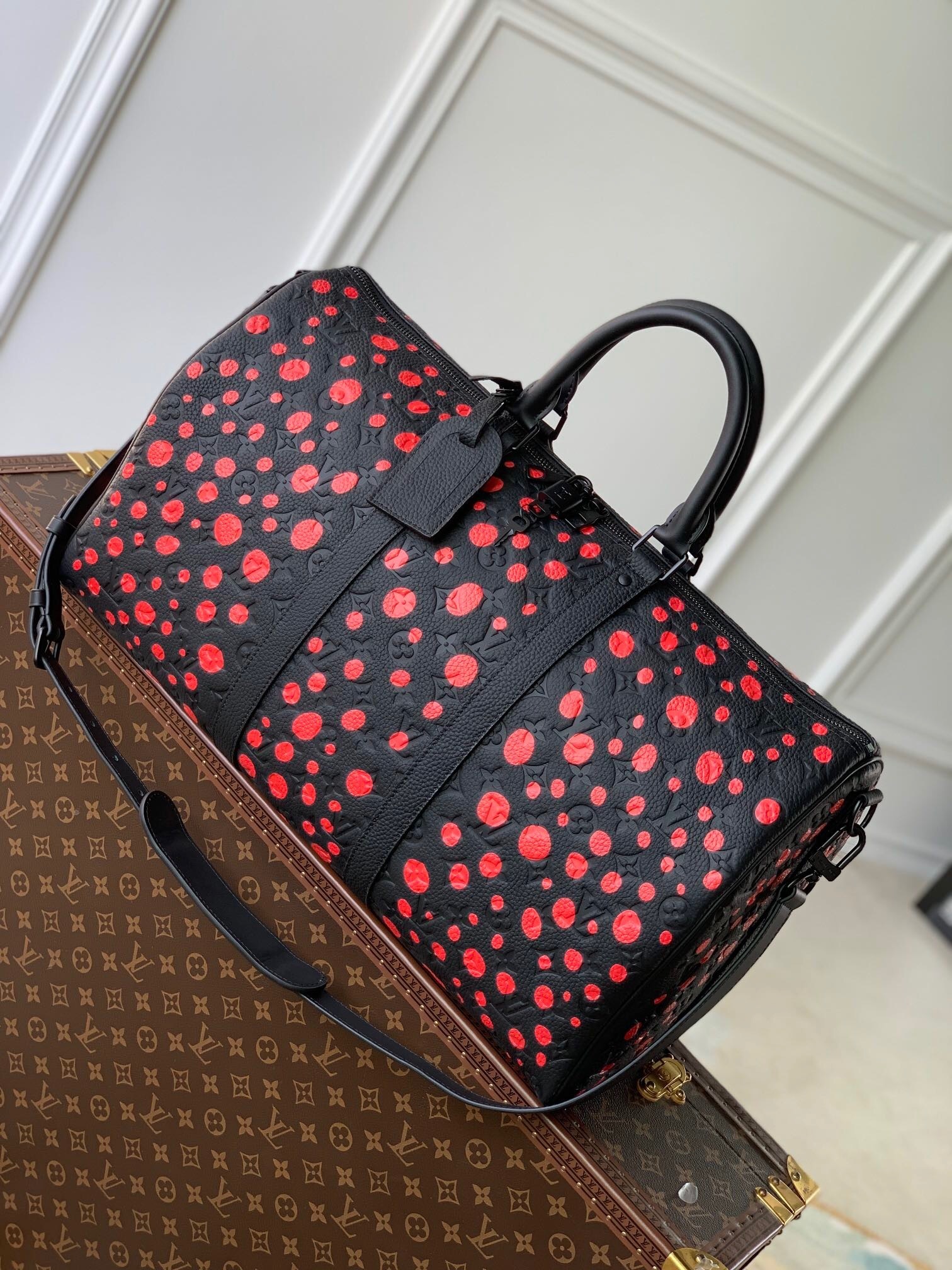 LV  Keepall Bandoulière Bag