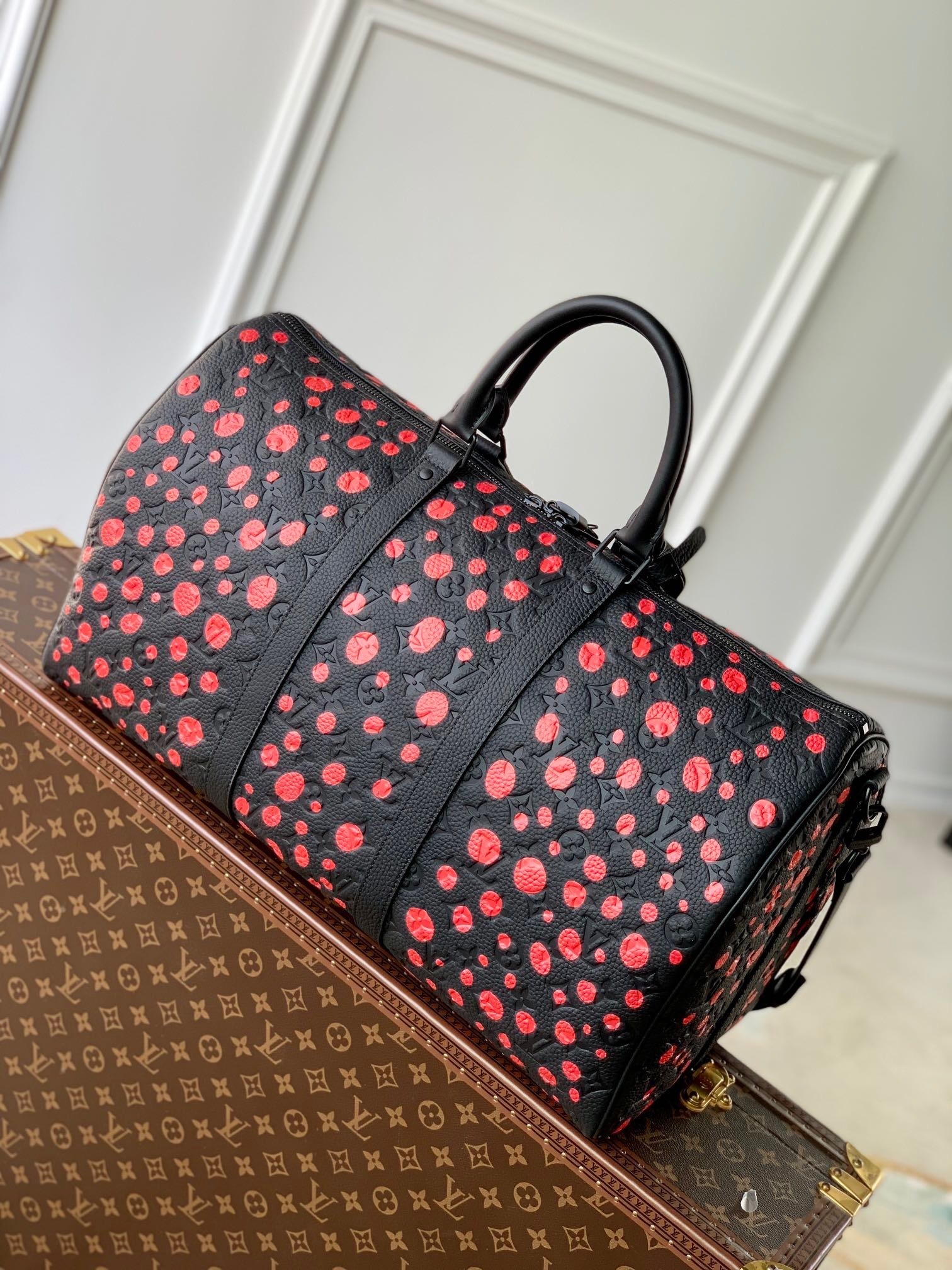 LV  Keepall Bandoulière Bag